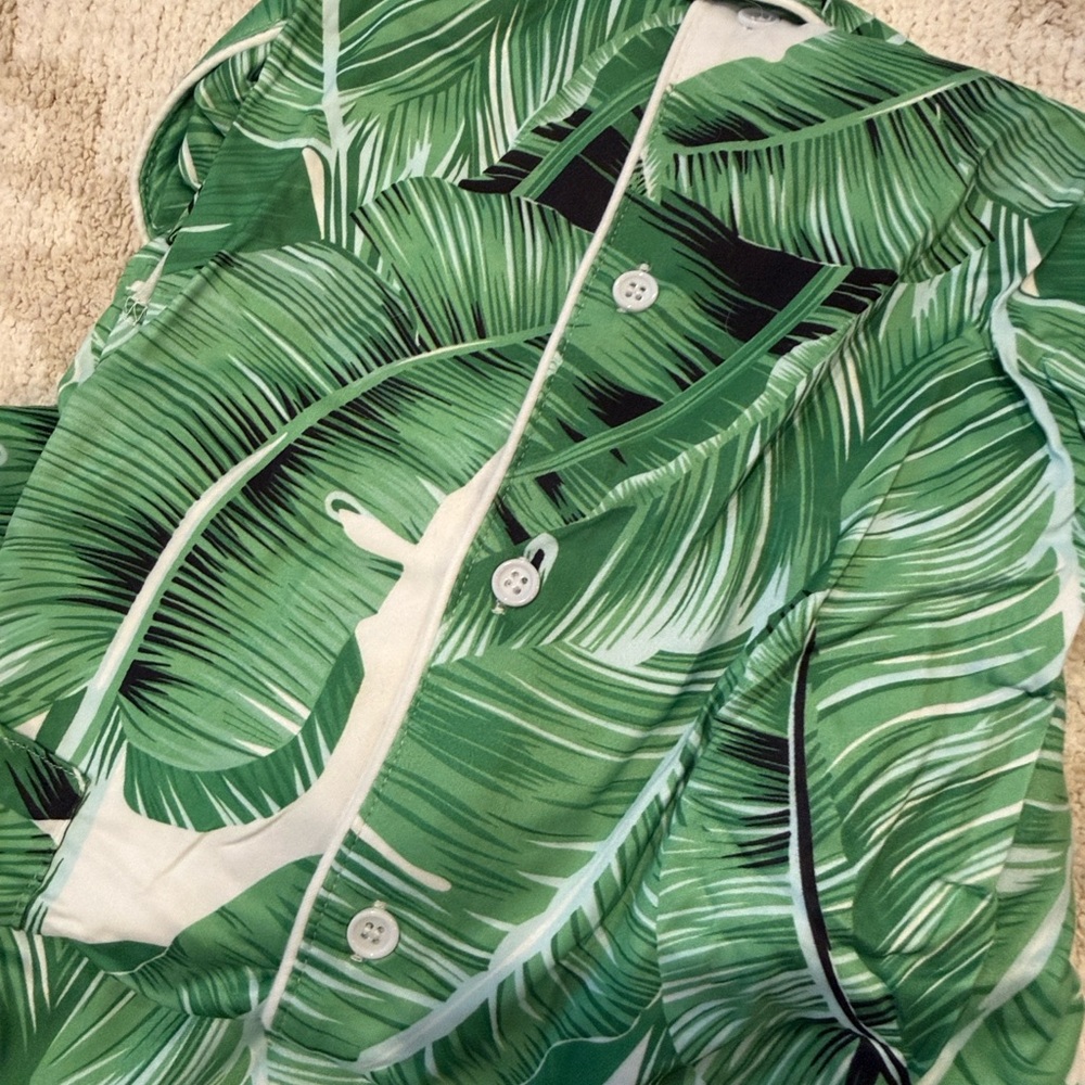 Green Tropical Leaf Print Pajama Set